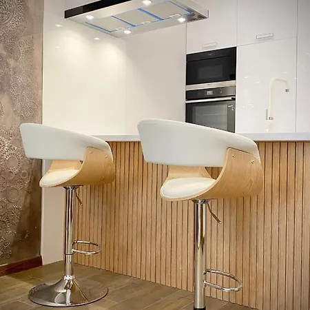 Stylish 1bed For 4 Guests In Apartament