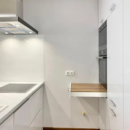 דירה Stylish 1bed For 4 Guests In סופיה
